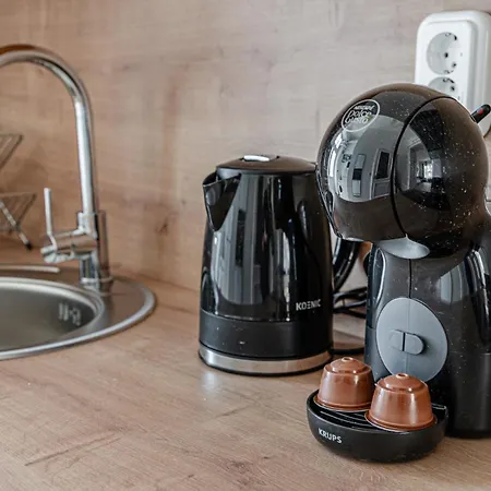 Karaván Courtyard Escape Ac, Smart Tv, Location Apartman