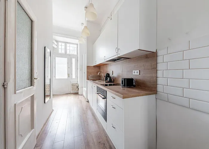 شقة Karavan Courtyard Escape Ac, Smart Tv, Location *