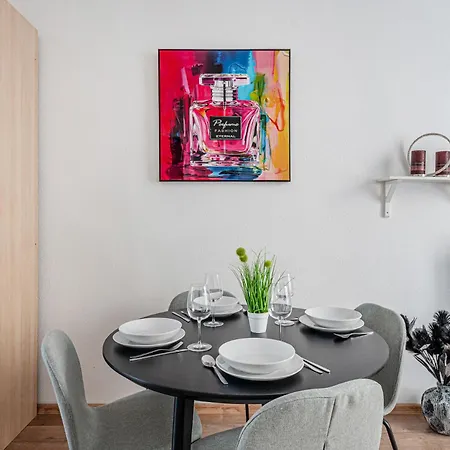Karavan Courtyard Escape Ac, Smart Tv, Location Βουδαπέστη