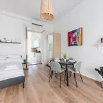 Apartman Karaván Courtyard Escape Ac, Smart Tv, Location *